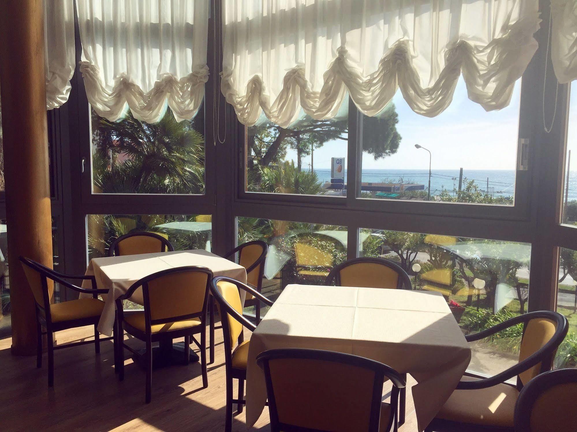 Hotel Napoleon سانريمو المظهر الخارجي الصورة